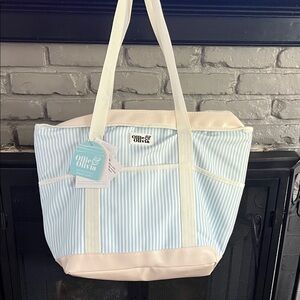 NWT Insulated Cooler Tote Bag